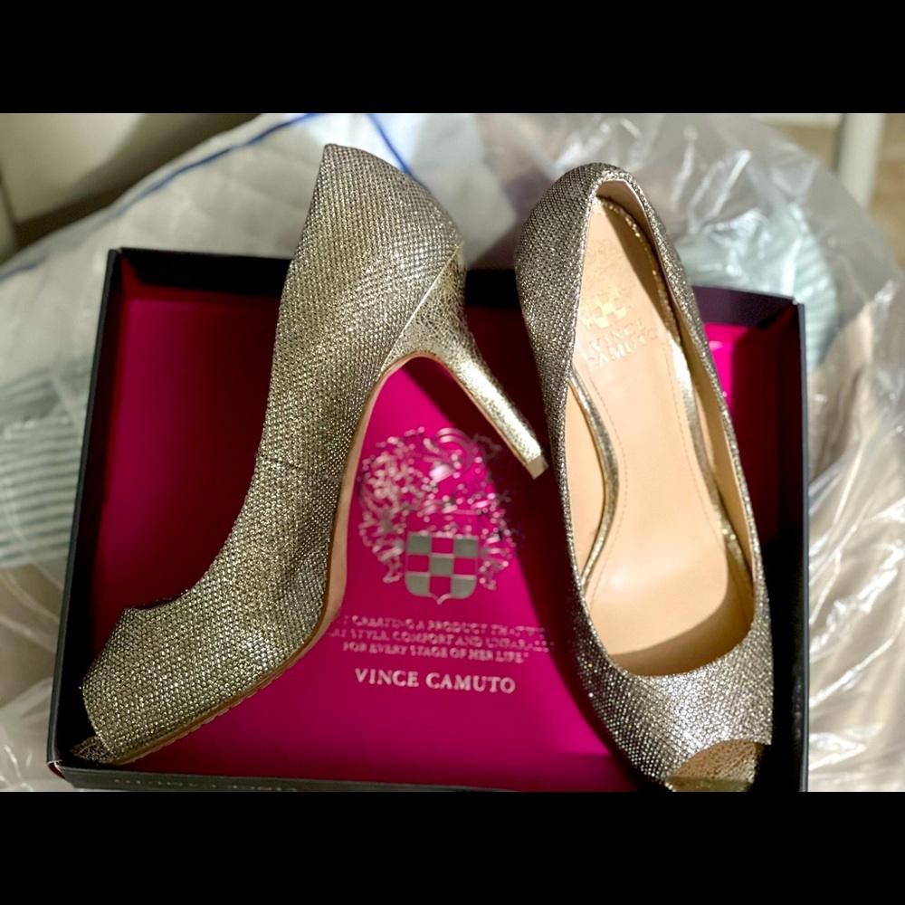 Vince Camuto Silver + Gold Heels 8.5M -Used once